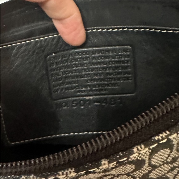 Coach Signature Small C Leather Canvas Purse. - Picture 2 of 4